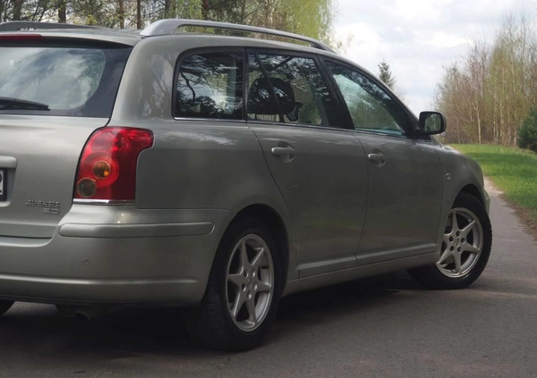 Toyota Avensis cena 16700 przebieg: 193380, rok produkcji 2005 z Żelechów małe 781